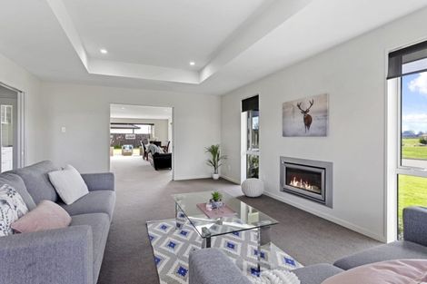 Photo of property in 1 Glen Kerran Close, Broomfield, Christchurch, 8042