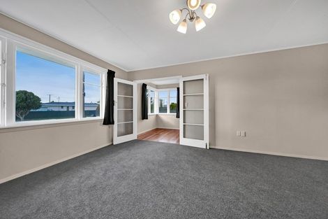 Photo of property in 9 Pacey Avenue, Hawera, 4610