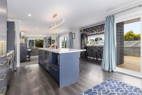 Photo of property in 64 Toi Street, Otaki Beach, Otaki, 5512