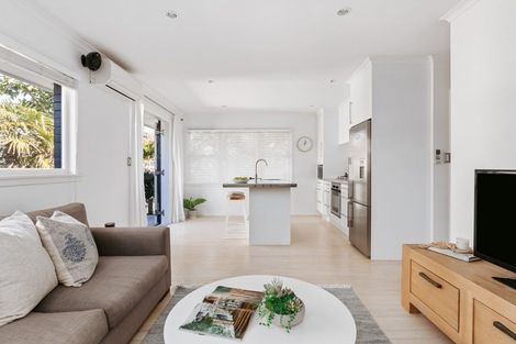 Photo of property in 5 Ngarata Avenue, Mount Maunganui, 3116