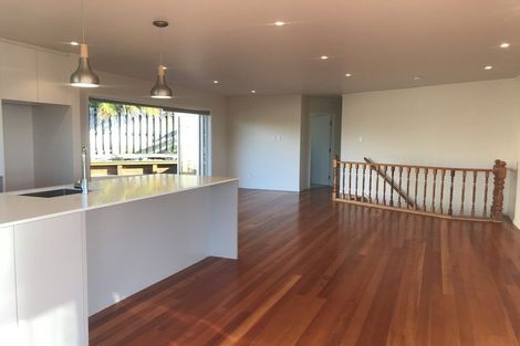 Photo of property in 27 Peter Terrace, Castor Bay, Auckland, 0620