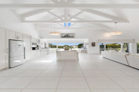 Photo of property in 287 Clifton Road, Whitford, Howick, 2571