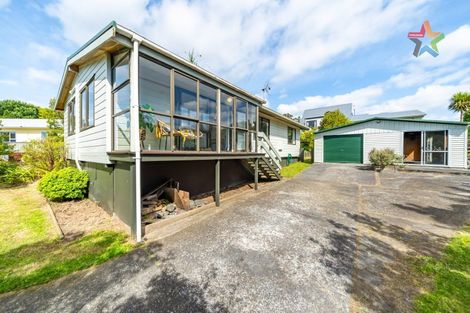 Photo of property in 22 Whitechapel Grove, Stokes Valley, Lower Hutt, 5019