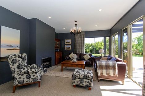 Photo of property in 30 Shelter Grove, Frankleigh Park, New Plymouth, 4310