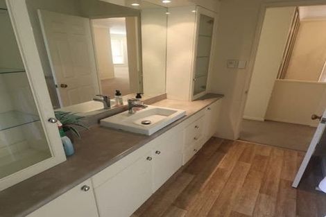 Photo of property in 6 Silkwood Grove, Totara Heights, Auckland, 2105