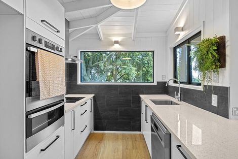 Photo of property in 41 Taioma Crescent, Te Atatu Peninsula, Auckland, 0610