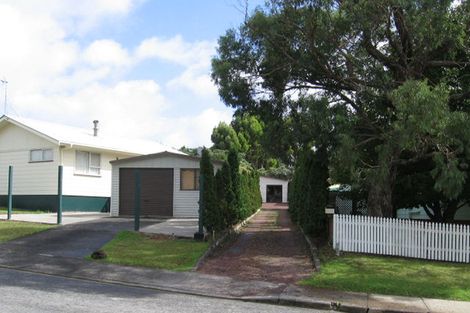 Photo of property in 41 Claverdon Drive, Massey, Auckland, 0614