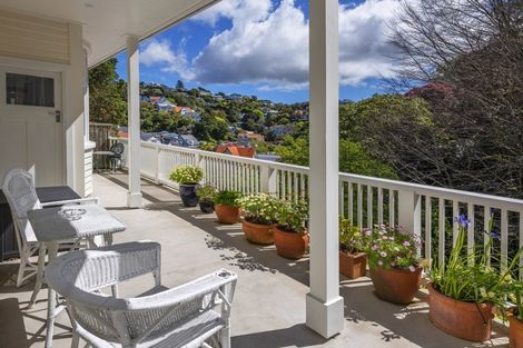 Photo of property in 19 Lower North Terrace, Kelburn, Wellington, 6012