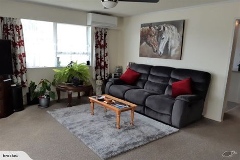 Photo of property in 1/2 Taonui Street, Rosehill, Papakura, 2113