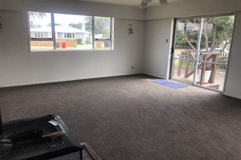 Photo of property in 10 Hadfield Place, Paraparaumu Beach, Paraparaumu, 5032