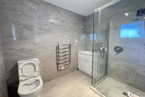 Photo of property in 310 Hurstmere Road, Takapuna, Auckland, 0622