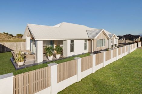 Photo of property in 4 Kuakua Close, Papamoa Beach, Papamoa, 3118
