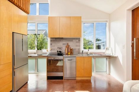 Photo of property in 25a Tui Street, Mount Maunganui, 3116