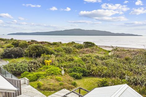 Photo of property in 5 Nuhaka Place, Paraparaumu Beach, Paraparaumu, 5032