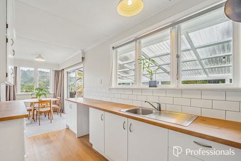 Photo of property in 11 Morrison Grove, Stokes Valley, Lower Hutt, 5019