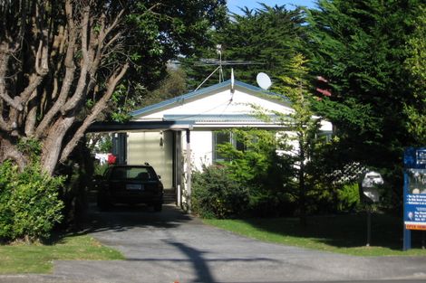 Photo of property in 56 Te Moana Road, Waikanae Beach, Waikanae, 5036