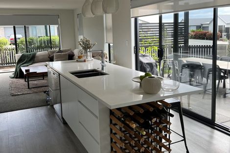 Photo of property in 2 Rose Lane, Papamoa, 3118