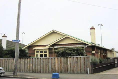 Photo of property in 243 Macandrew Road, Forbury, Dunedin, 9012