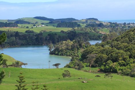 Photo of property in 72 Maungatawhiri Road, Raglan, 3295