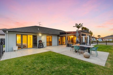 Photo of property in 8 Putaka Place, Papamoa Beach, Papamoa, 3118