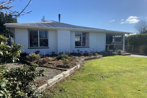 Photo of property in 64 Great North Road, Winton, 9720