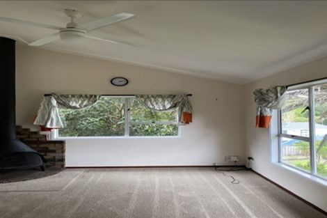 Photo of property in 11 Beaudine Avenue, Glenfield, Auckland, 0629