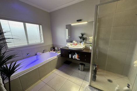 Photo of property in 7 Raddington Way, Huntington, Hamilton, 3210