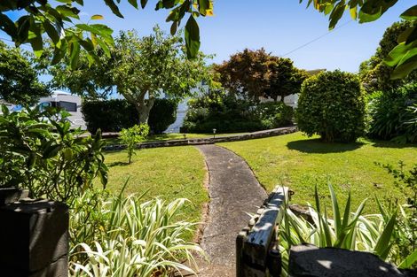 Photo of property in 22 Awanui Street, Merrilands, New Plymouth, 4312