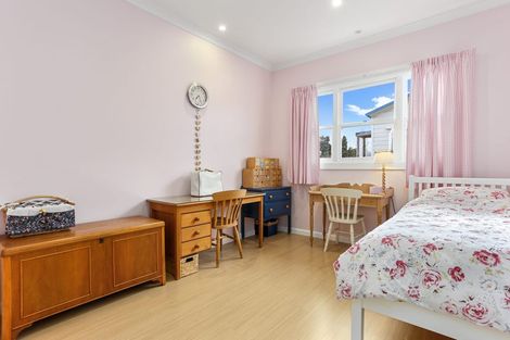 Photo of property in 54 Shaw Road, Oratia, Auckland, 0604