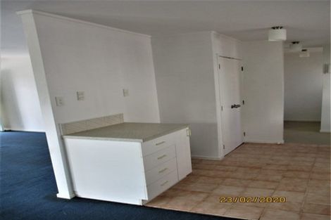 Photo of property in 2/2 Tacitus Place, Totara Vale, Auckland, 0629