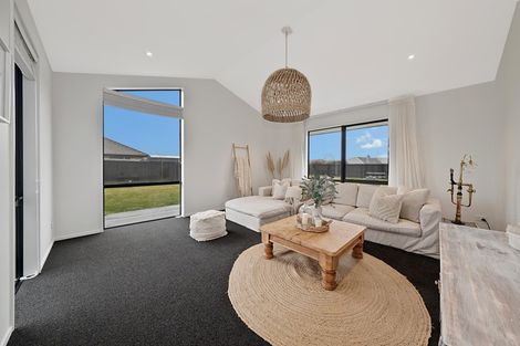 Photo of property in 18 Fairmont Rise, West Melton, 7618