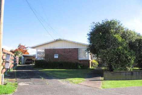 Photo of property in 82 Flanshaw Road, Te Atatu South, Auckland, 0610