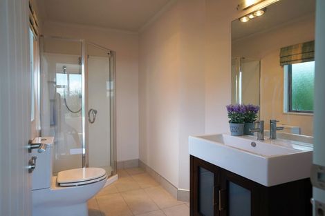 Photo of property in 12 Rangi Avenue, Schnapper Rock, Auckland, 0632