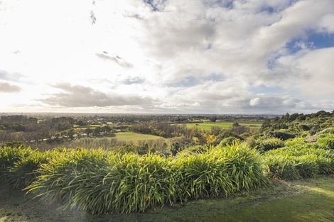Photo of property in 38 Titirangi Drive, Fitzherbert, Palmerston North, 4471