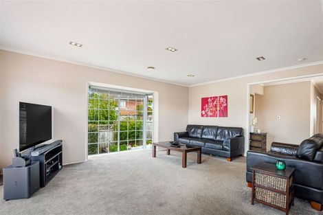 Photo of property in 4/26a Sunnynook Road, Sunnynook, Auckland, 0620