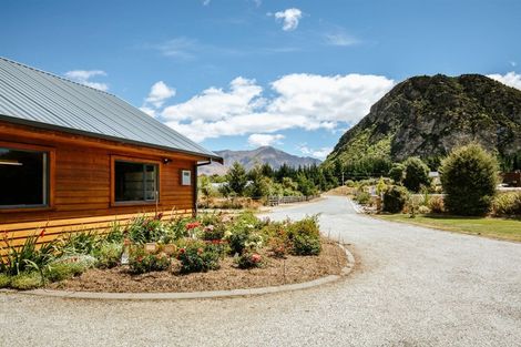 Photo of property in 17 Balneaves Lane, Albert Town, Wanaka, 9382