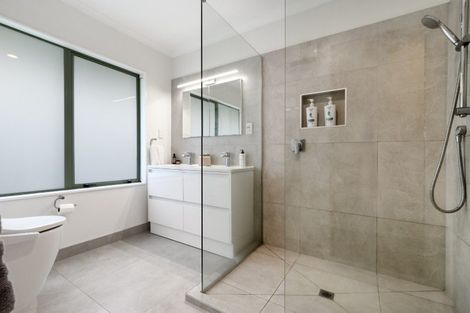 Photo of property in 42b Queen Road, Bellevue, Tauranga, 3110