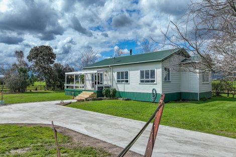 Photo of property in 68 Cadman Road, Dannevirke, 4930