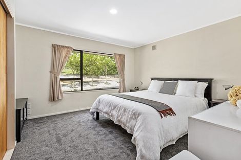 Photo of property in 23 Duval Grove, Tawa, Wellington, 5028