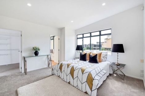 Photo of property in 2/12 Pannill Place, Oteha, Auckland, 0632