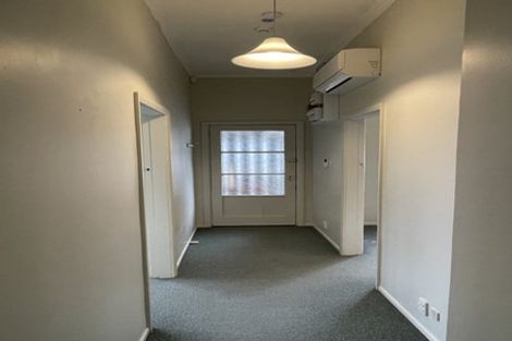 Photo of property in 22 Dorking Road, Brooklyn, Wellington, 6021