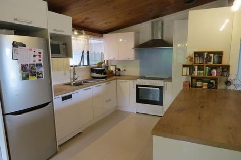 Photo of property in 15 Awanui Street, Merrilands, New Plymouth, 4312