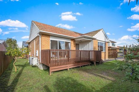 Photo of property in 60a Waimumu Road, Massey, Auckland, 0614