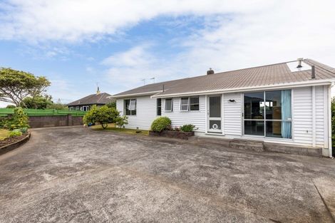Photo of property in 7 Waimea Street, Westown, New Plymouth, 4310