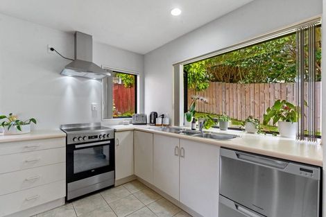 Photo of property in 2/9 Hogans Road, Glenfield, Auckland, 0629