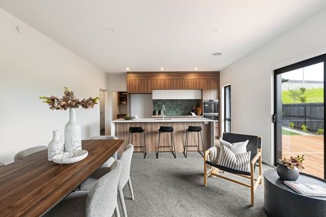 Photo of property in 7 Rangeview Drive, Kelvin Grove, 4414