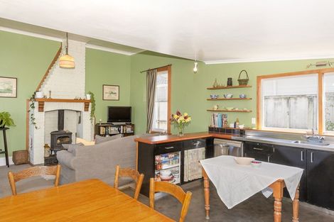 Photo of property in 387 Palmerston Road, Gisborne, 4010