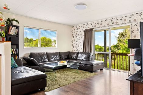 Photo of property in 10 Lorena Place, West Harbour, Auckland, 0618