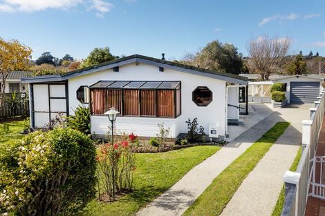 Photo of property in 8 Roband Crescent, Brown Owl, Upper Hutt, 5018