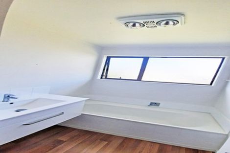 Photo of property in 6 Beverley Road, Stanmore Bay, Whangaparaoa, 0932